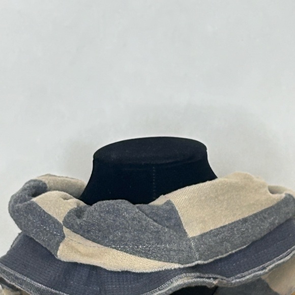 NEW!Women’s Silkworm Original drawstring scarf w/leather and brass embellishment - Picture 6 of 9